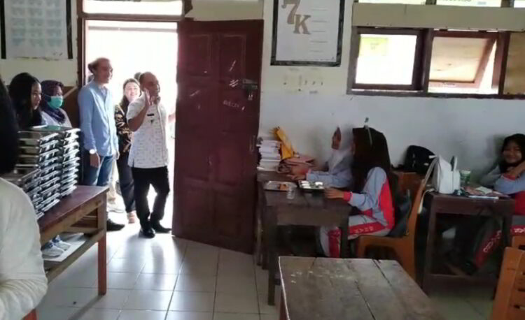 Siswa di Kecamatan Bolaang Mulai Nikmati Program MBG