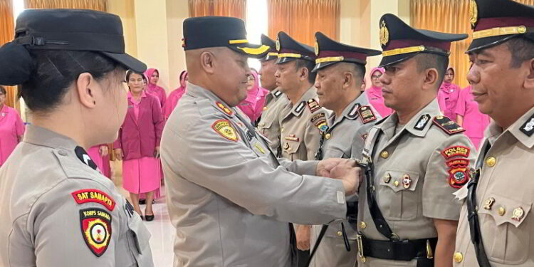 Kapolres Bolmong AKBP Lido R Hartono Pimpin Sertijab Sejumlah Pejabat