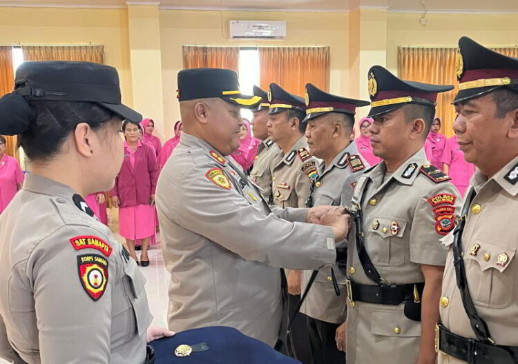 Kapolres Bolmong AKBP Lido R Hartono Pimpin Sertijab Sejumlah Pejabat