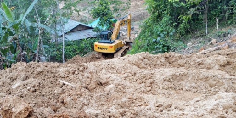 Pemilik Alat Berat di Lokasi WPR Beri Klarifikasi: Kami Hanya Membuka Akses Jalan, Bukan untuk Menambang