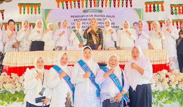 Ketua TP-PKK Bolmong Lantik Pengurus Bunda PAUD Dumoga Barat