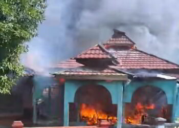 Kebakaran Hanguskan Rumah dan Bekas Mushola di Desa Tadoy