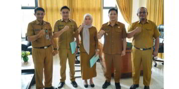 Wabup Dony Lumenta Serahkan SK Penunjukan Plt di Disdukcapil Bolmong