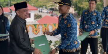 Bupati Yusra Alhabsyi Serahkan SK untuk 194 PPPK Tahap II