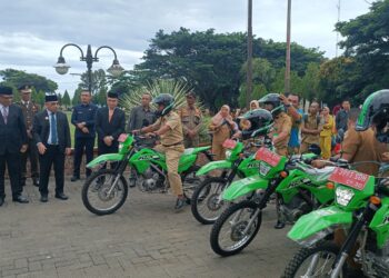 Bupati Yusra Serahkan Lima Motor Dinas untuk Penyuluh Pertanian