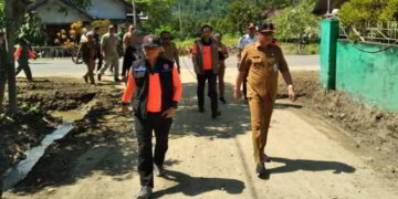 Sekda Bolmong Dampingi Tim BNPB Tinjau Pascabanjir Bandang di Muntoi Timur