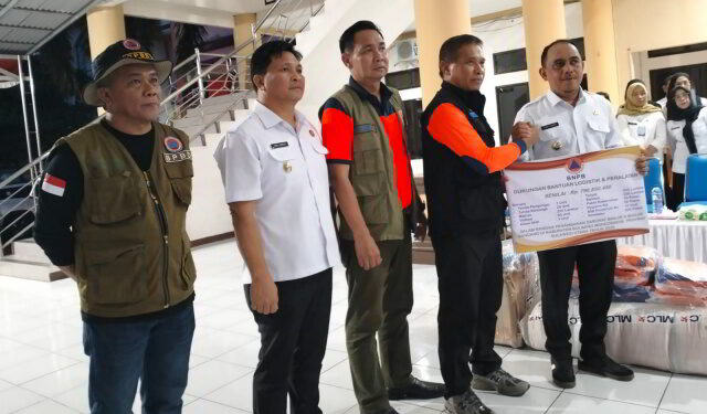 BNPB Salurkan Bantuan Rp798 Juta untuk Korban Banjir di Bolmong