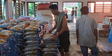 Bapanas Salurkan 20 Ton Beras untuk Korban Banjir di Bolmong