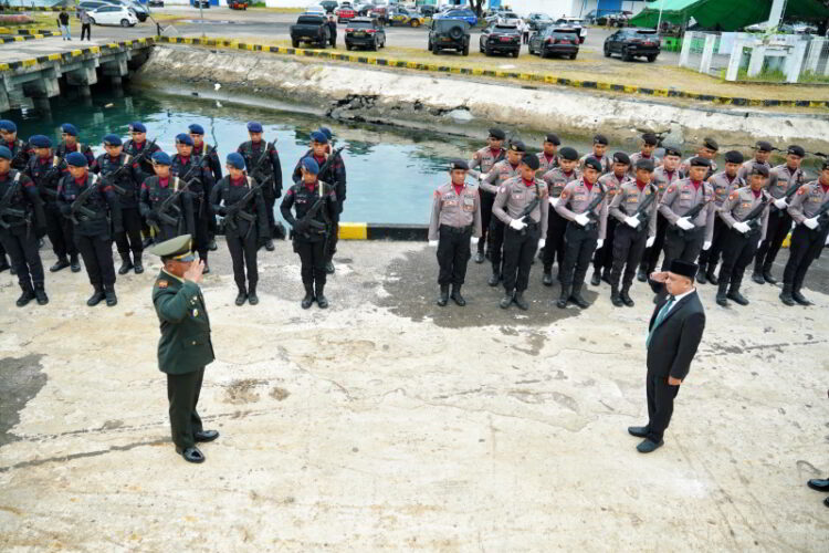 Bupati Yusra Alhabsyi Pimpin Upacara Pelarungan Bunga