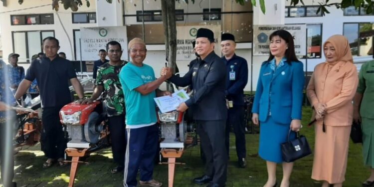Delapan Kelompok Tani di Bolmong Kebagian Alsintan Kementan