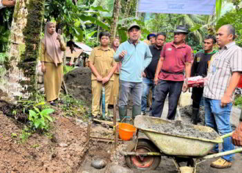 Bupati Yusra Alhabsyi Monitoring Jalan Produksi Perkebunan di Desa Komangan