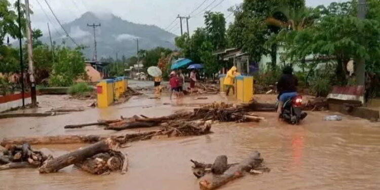 Hujan Deras di Hulu Picu Banjir di Desa Bakan