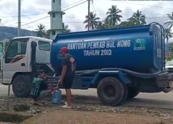 PDAM Bolmong Salurkan Air Bersih ke Desa Bakan Pasca Banjir