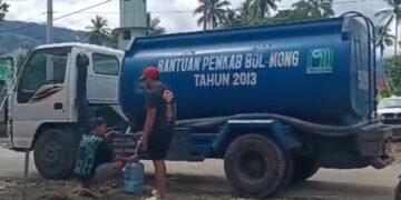 PDAM Bolmong Salurkan Air Bersih ke Desa Bakan Pasca Banjir