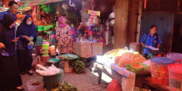 Harga Bahan Pokok di Pasar Lolak Stabil Jelang Natal dan Tahun Baru