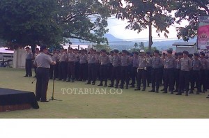 Apel  penyerahan pasukan BKO Polda Sulut yang dipimpin Kapolres Bolmong AKBP Hisar Siallagan