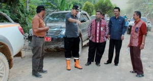 Bupati Hi Herson Mayulu didampingi Wakil Bupati Samir Badu saat mengunjungi lokasi Blok Dumagin |fot ist