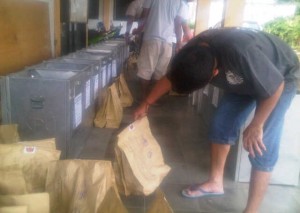 Kertas suara yang siap akan didistribusikan ke 15 kecamatan di Bolmong