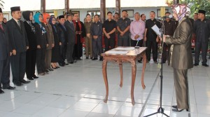 Pengambilan sumaph janji eslon dua yang dipimpin wali kota Kotamobagu Tatong Bara  