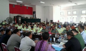 Suasana Hearing antara karyawan dengan pihak JResources di gedung DPRD Boltim