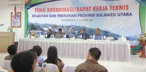 Suasana rapat kerja yang dihadiri para kepala dinas kelautan perikanan dan BP4K se Sulut